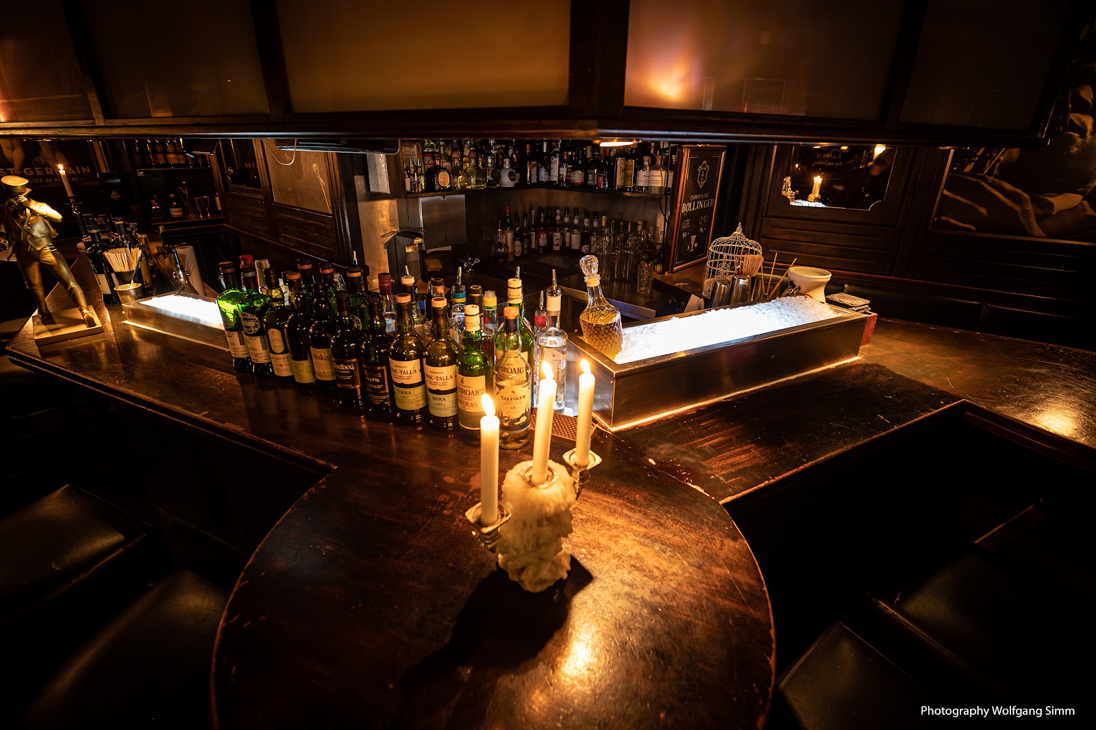 Schwarz Stuttgart bar interior