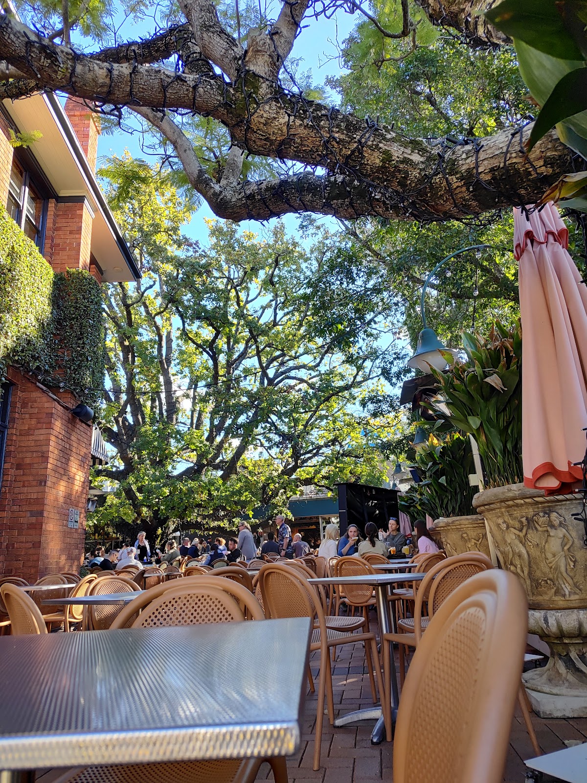 The Oaks Hotel, Sydney