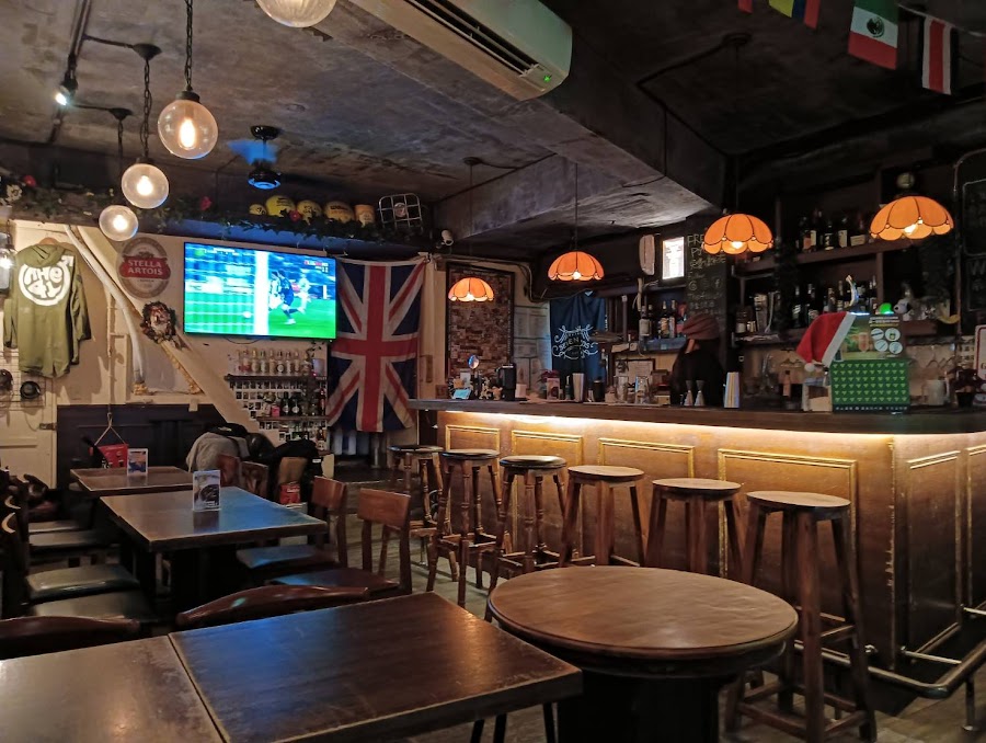 The Three Lions Inn