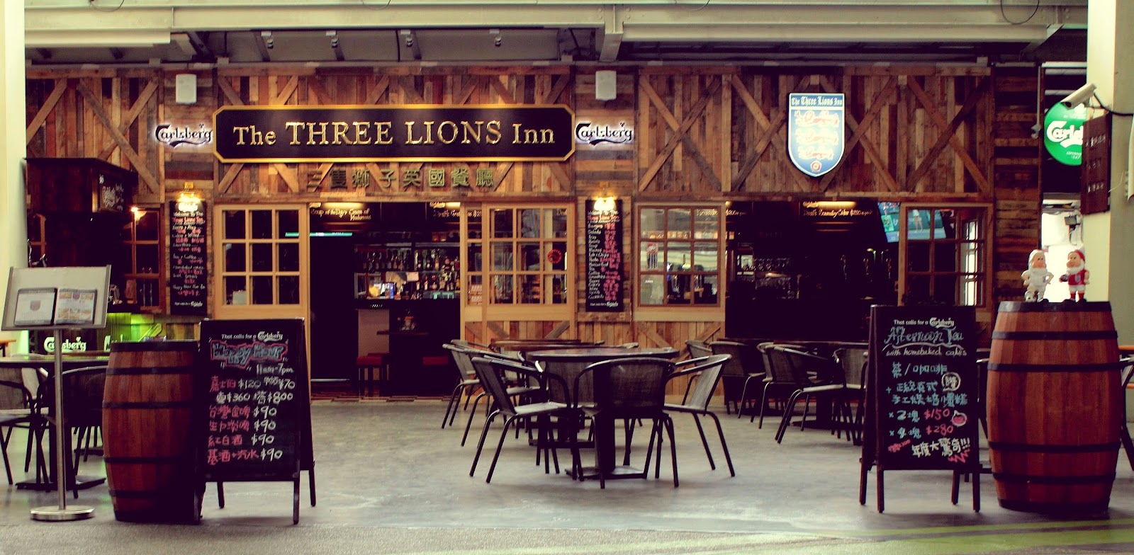 English football pub with covered beer garden, Maji Square Taipei