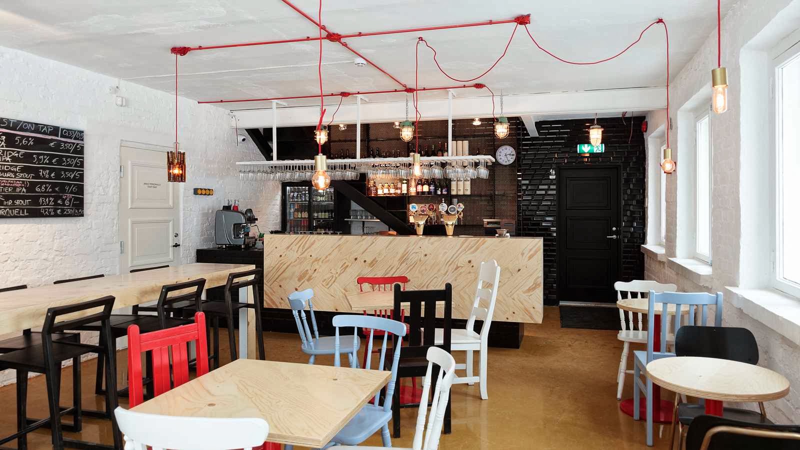 Pudel Baar Tallinn bar interior