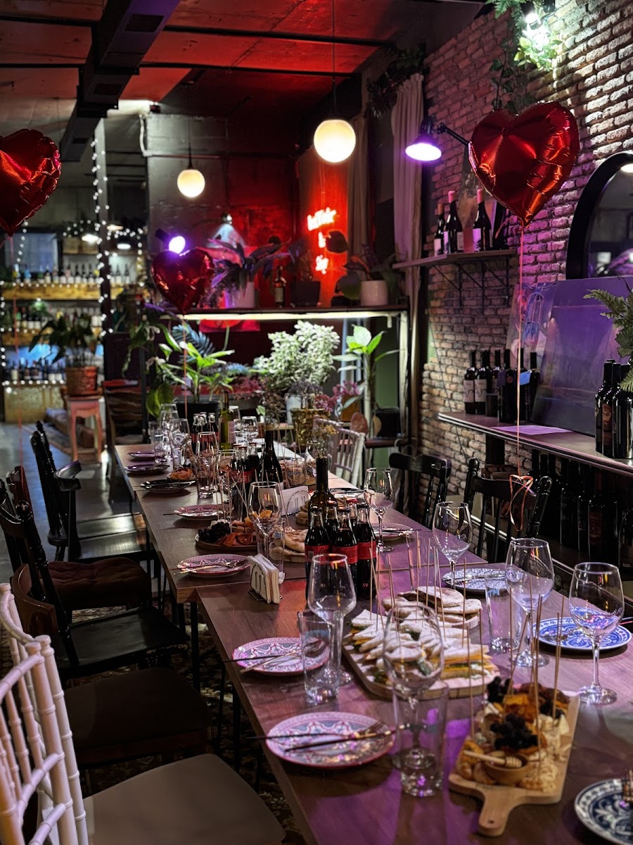 Baasi Wine Bar &amp; Shop, Tbilisi