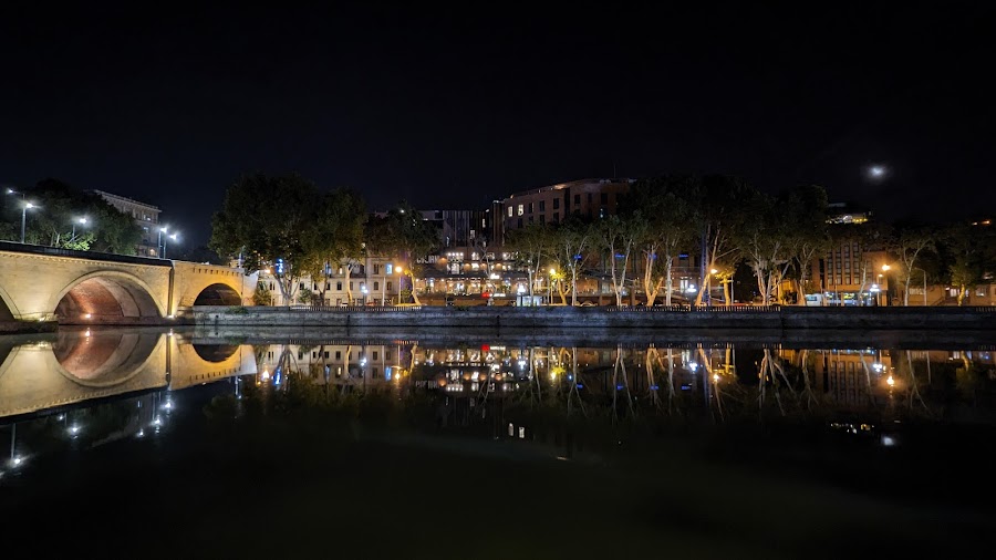 Dedaena Bar, Tbilisi