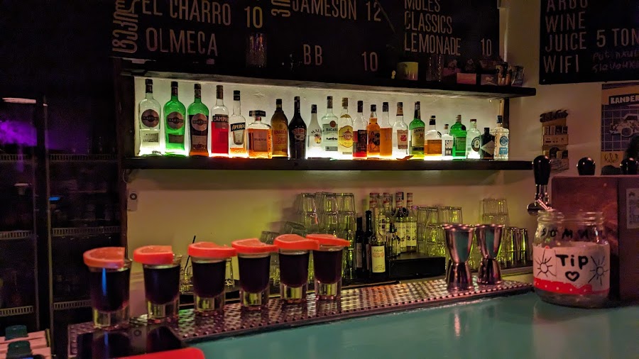 Dedaena Bar, Tbilisi