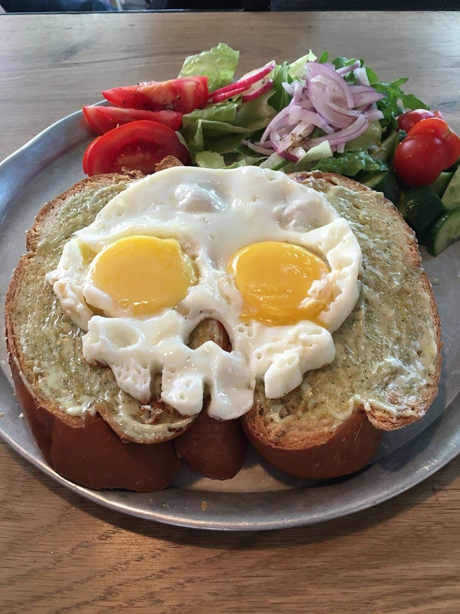 Tony &amp; Esther, Tel Aviv