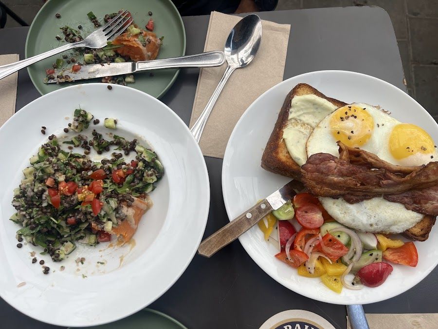 Tony &amp; Esther, Tel Aviv