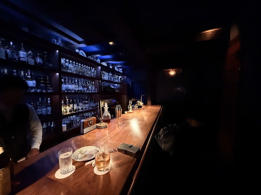 Bar Radio, Tokyo
