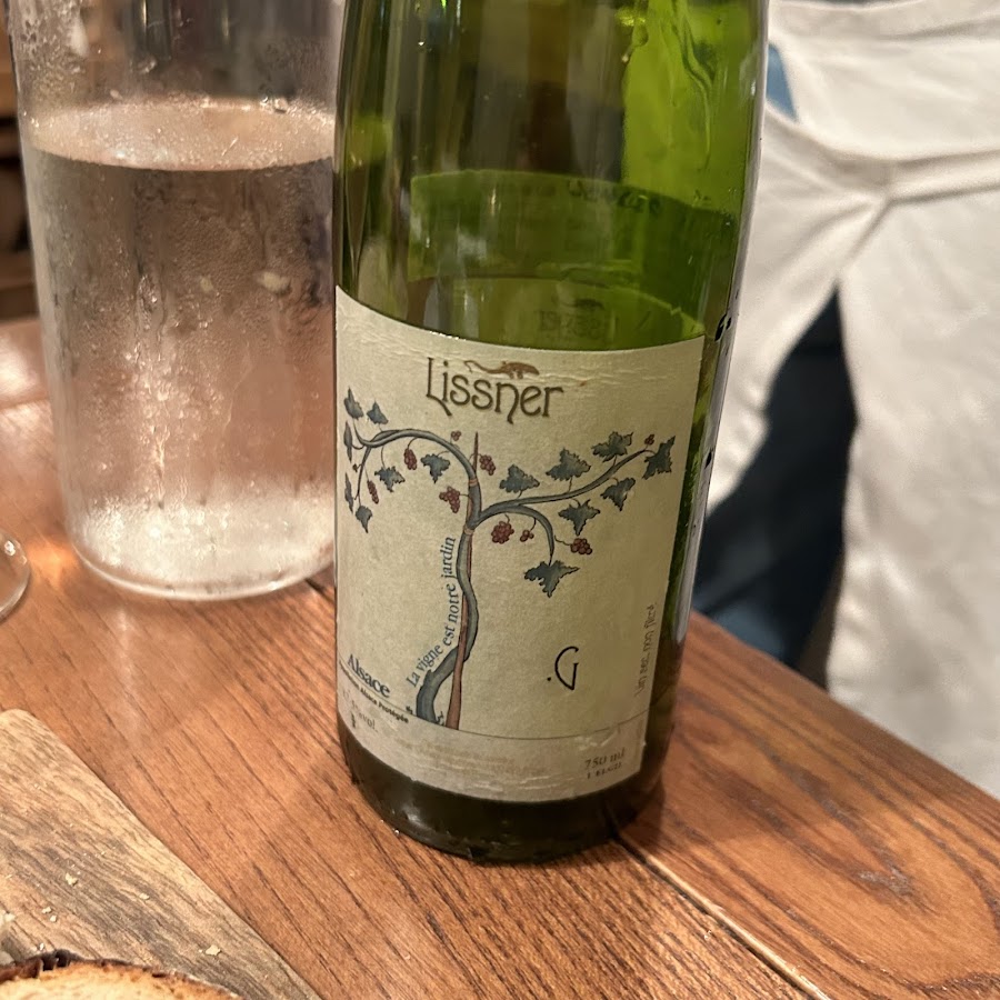 Winestand Waltz in Tokyo