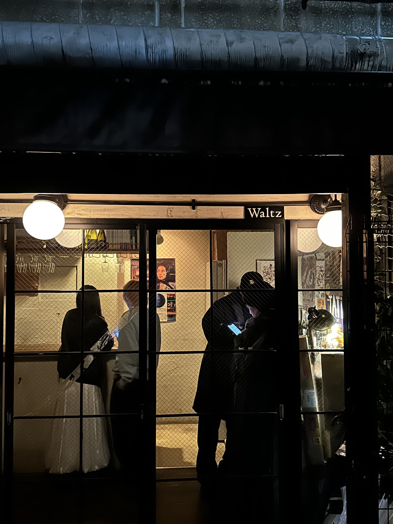Winestand Waltz, Tokyo