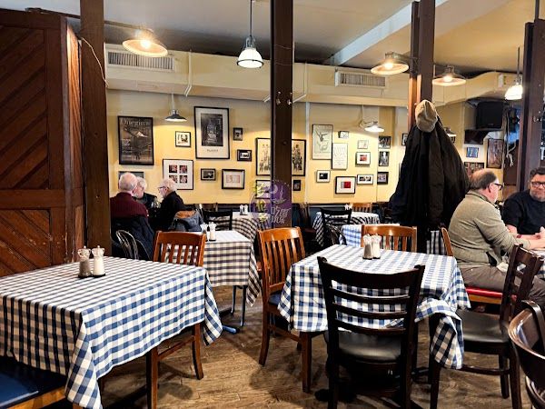 Shoeless Joe's Front Street
