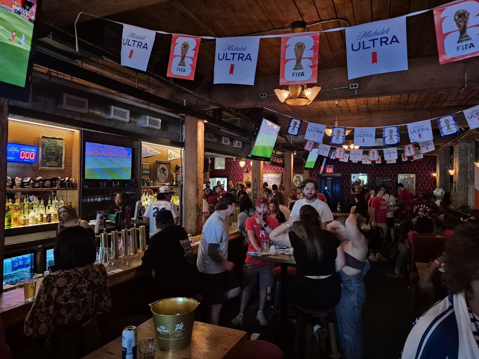 The Dog &amp; Bear Pub, Toronto