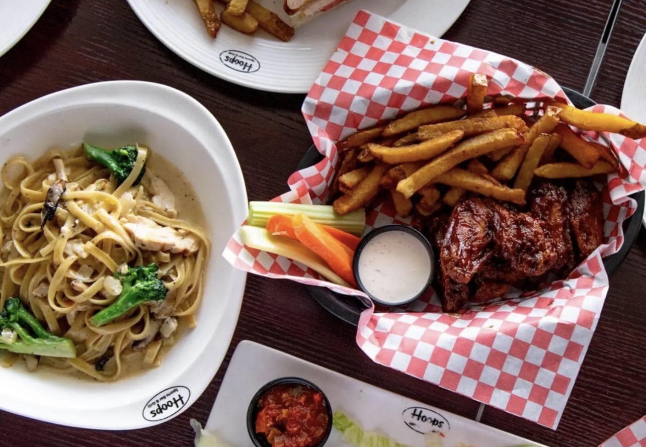 Hoops Sports Bar &amp; Grill, Toronto