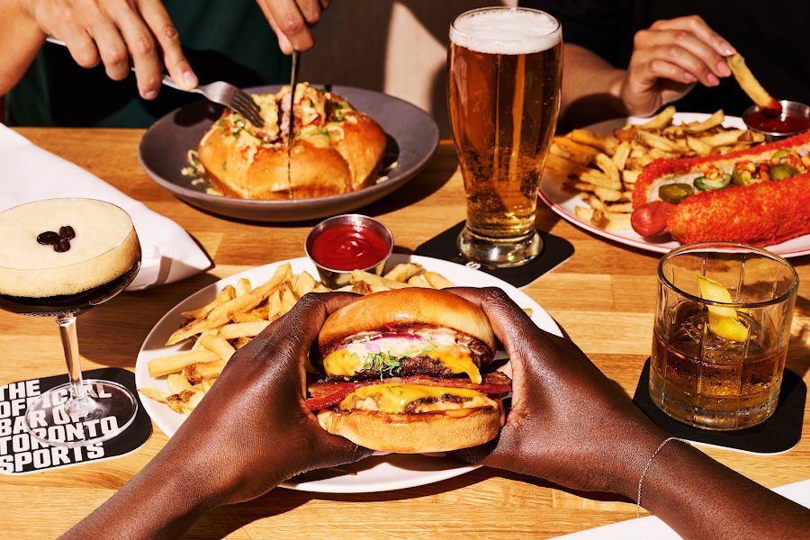 Real Sports Bar &amp; Grill, Toronto
