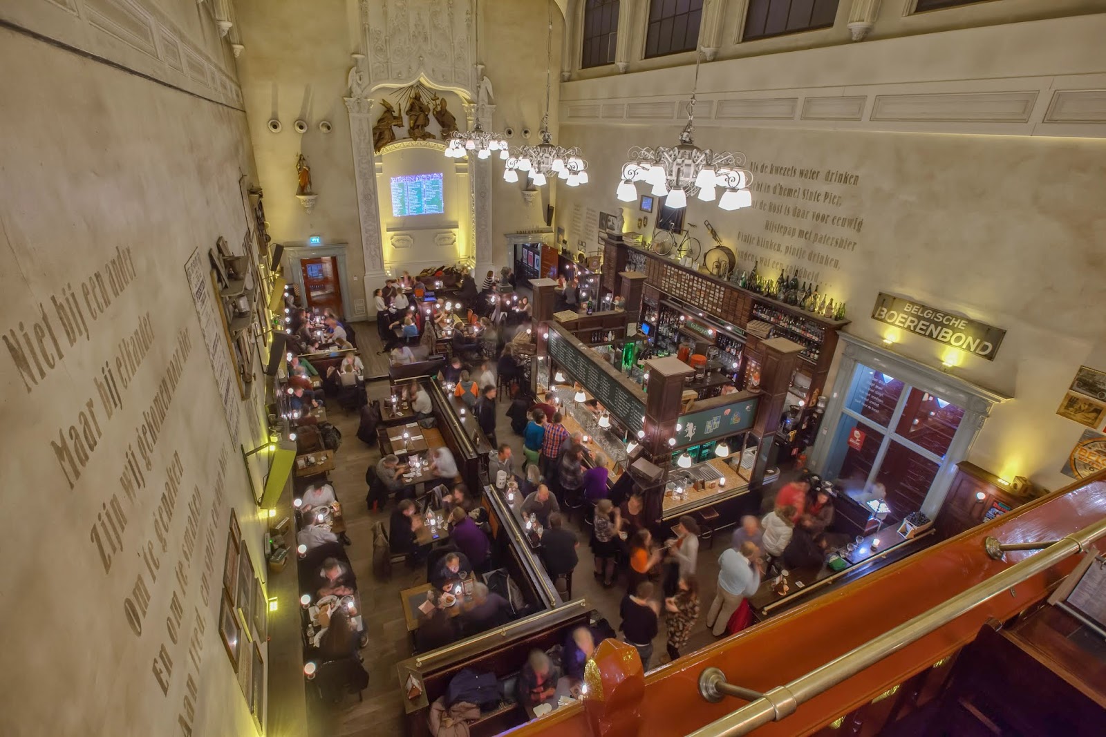 Café Olivier Utrecht bar interior