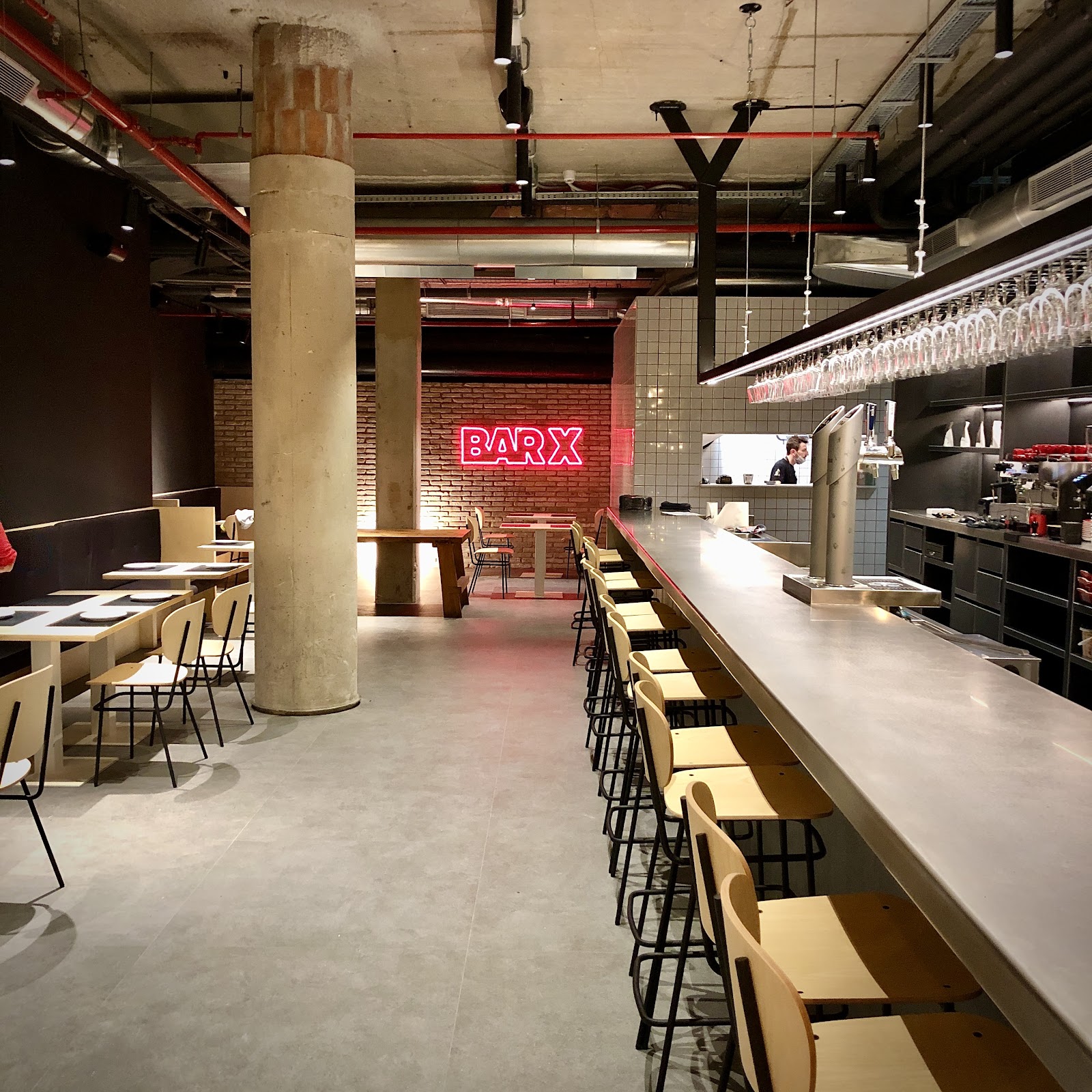 Bar X, Valencia