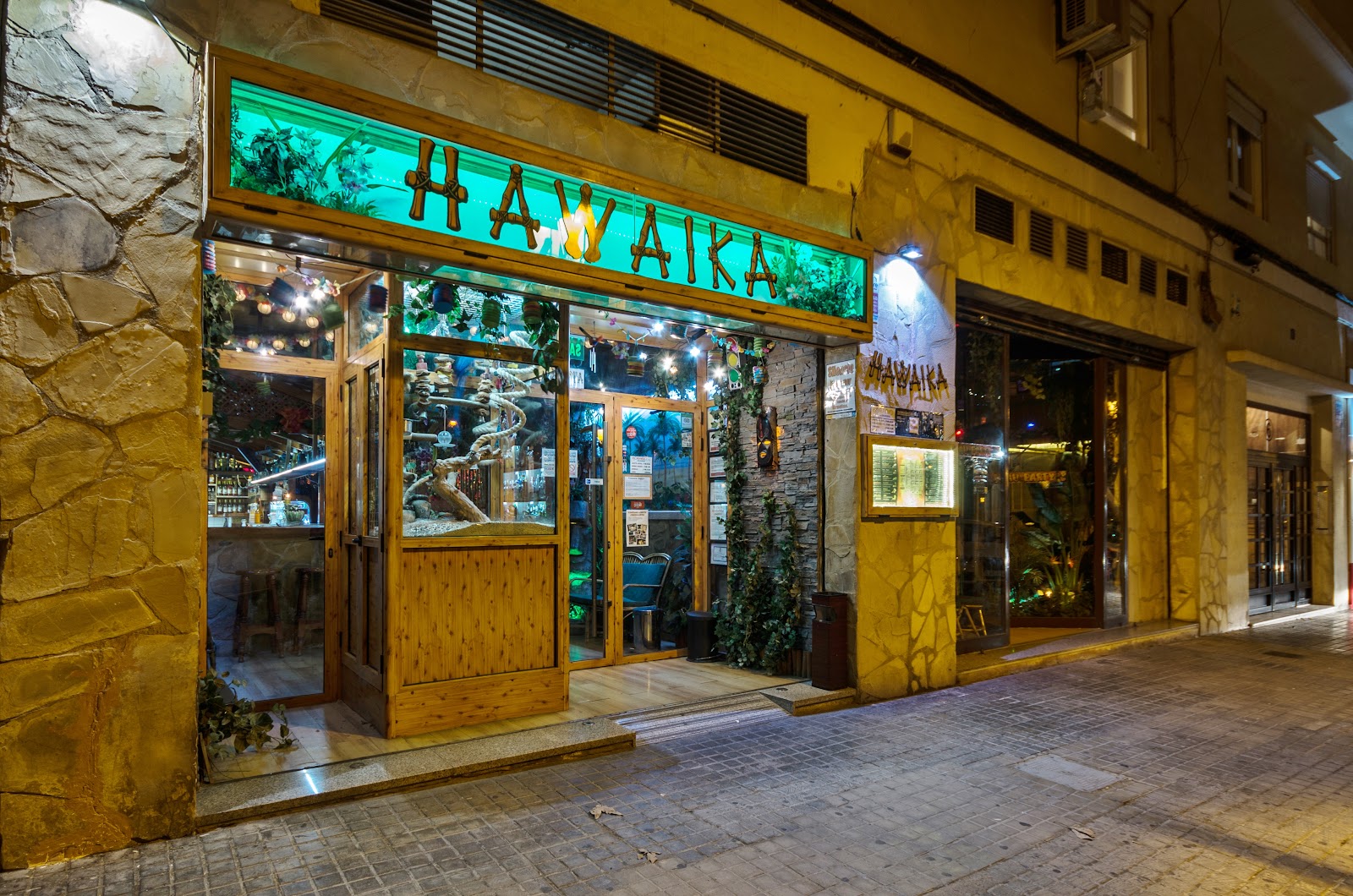 Hawaika, Valencia