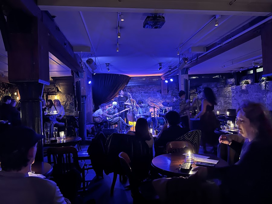 Guilt & Co., Vancouver
