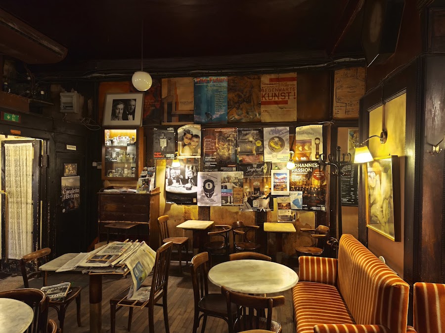 Café Hawelka Back Room, Vienna