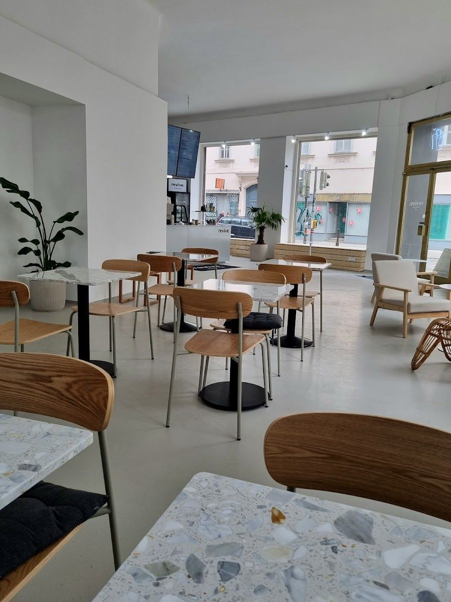 Elsa Bar, Vienna