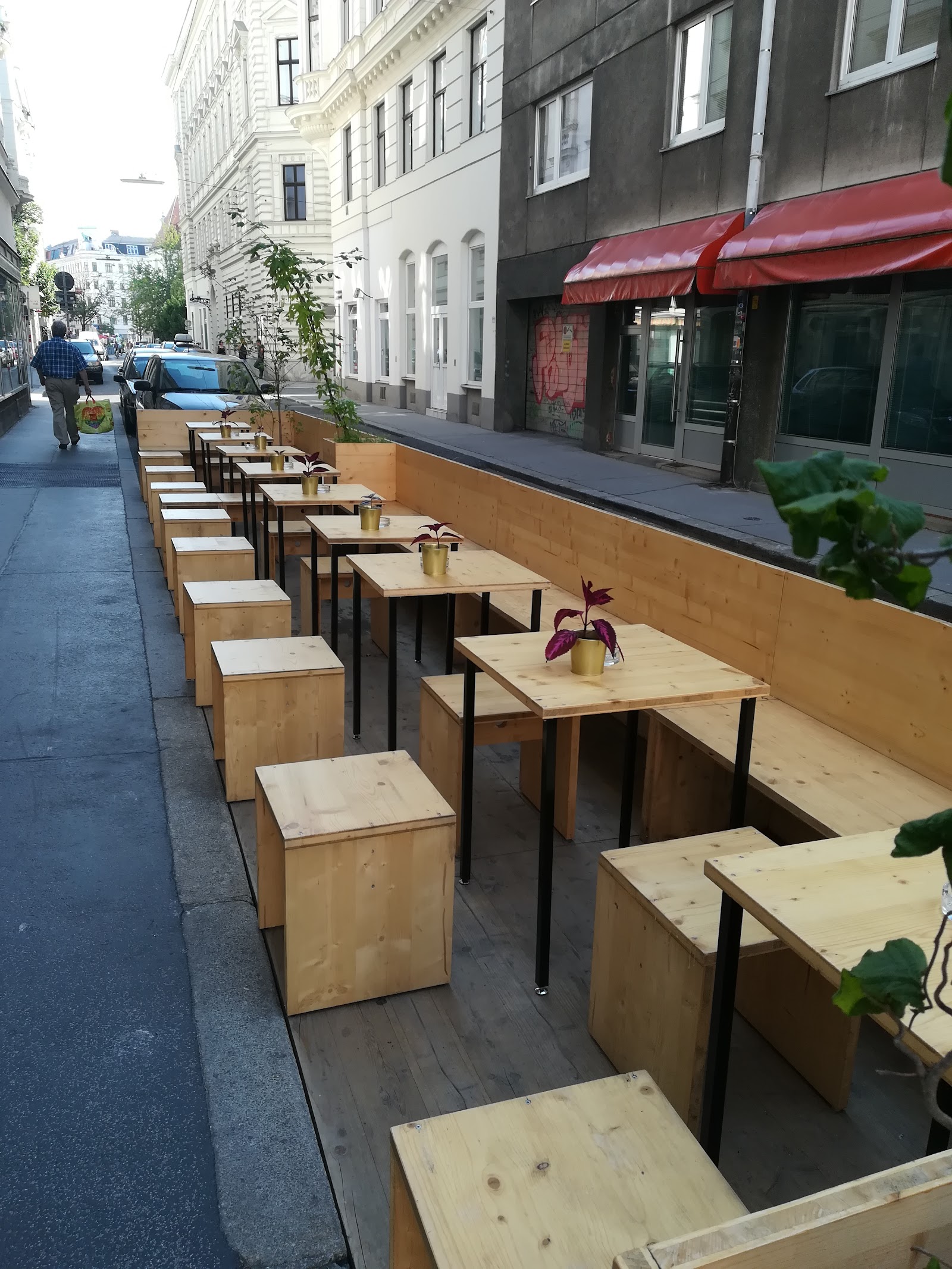 Franz von Hahn cocktail bar in Leopoldstadt, Vienna