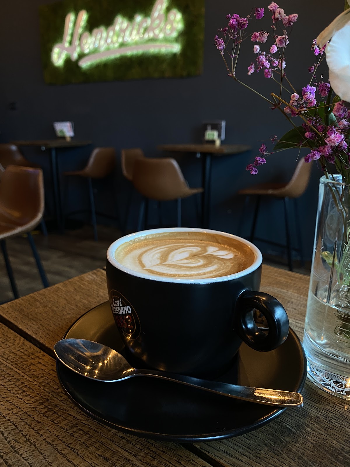 Hendricks Café und Sportsbar, Vienna