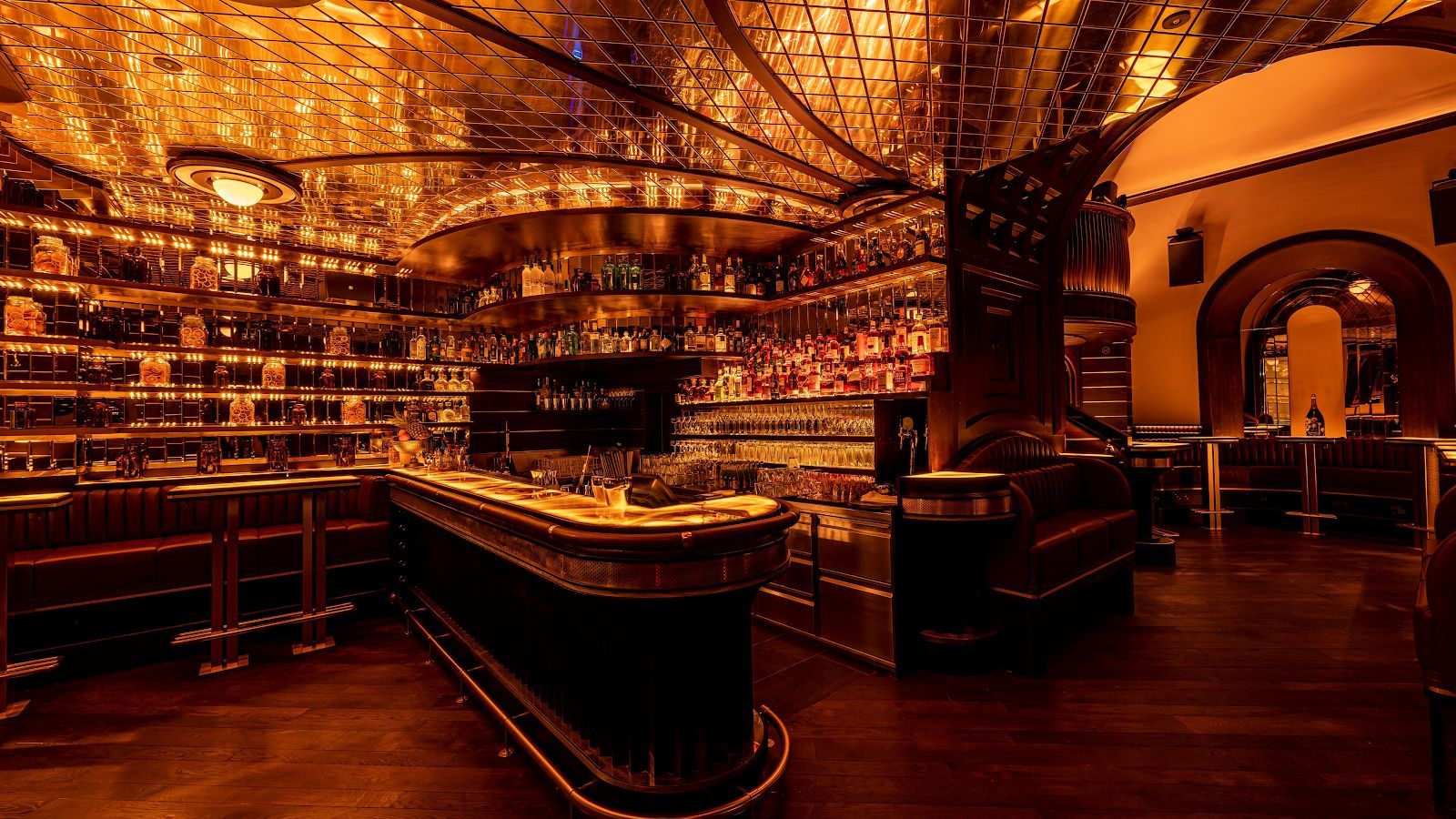 Kleinod Vienna hidden gem speakeasy cocktail bar intimate candlelit interior