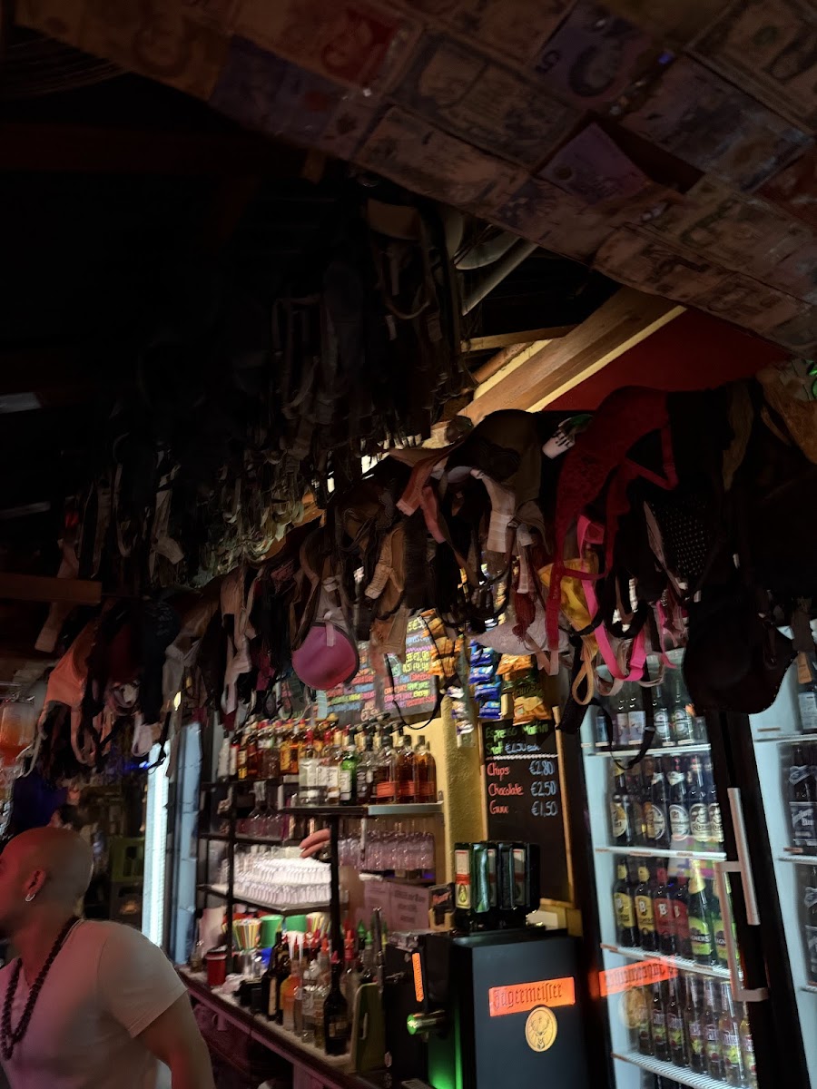 Hendrick's Sportsbar