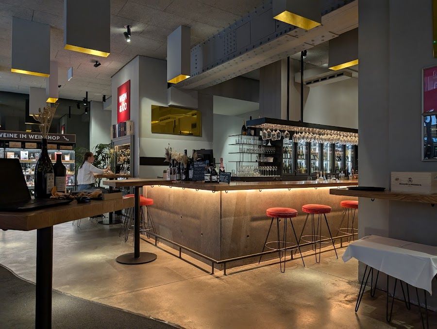 Wein &amp; Co Bar, Vienna