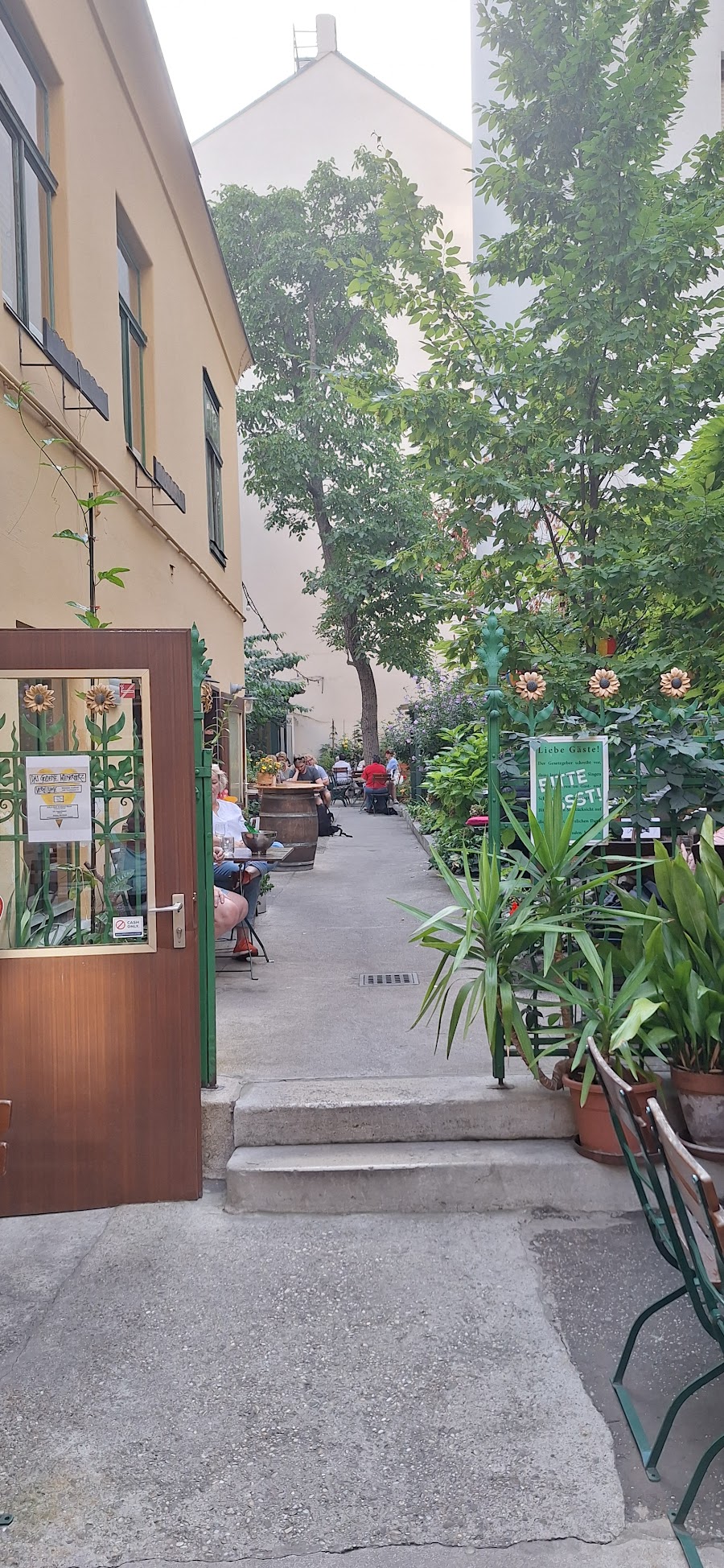 Weinstube Josefstadt, Vienna