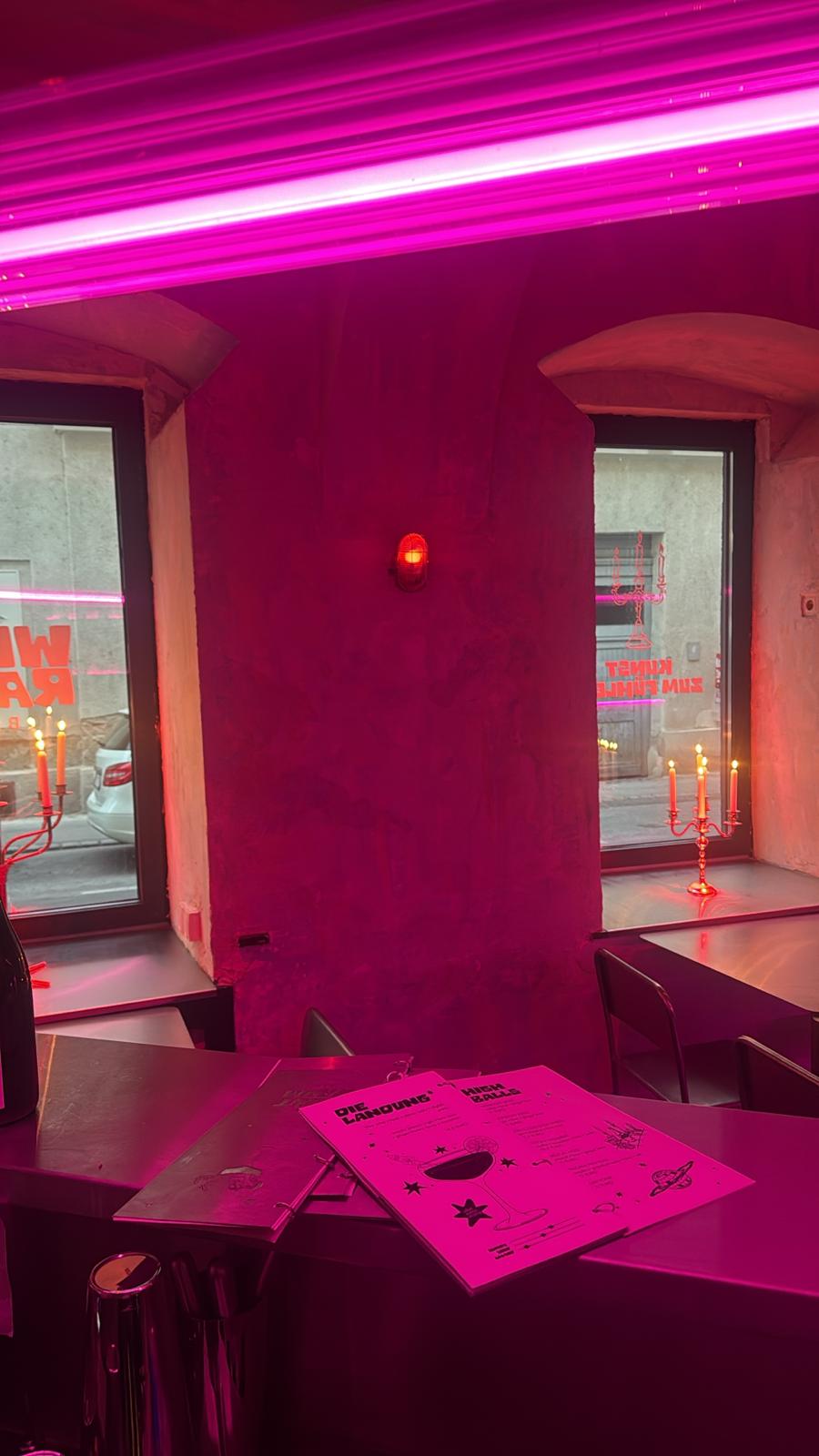 Weltraum, Vienna