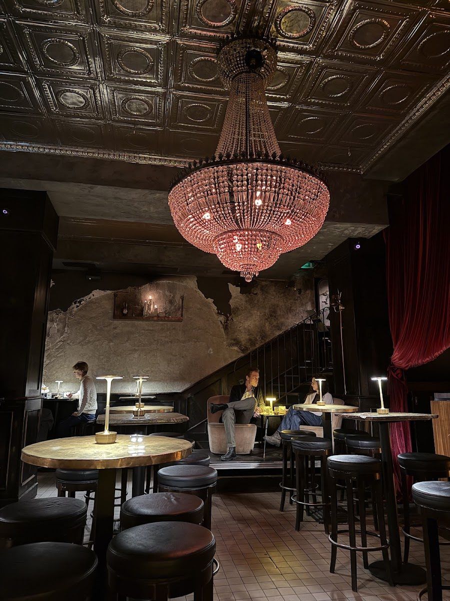 Leslie Cocktail Bar, Warsaw