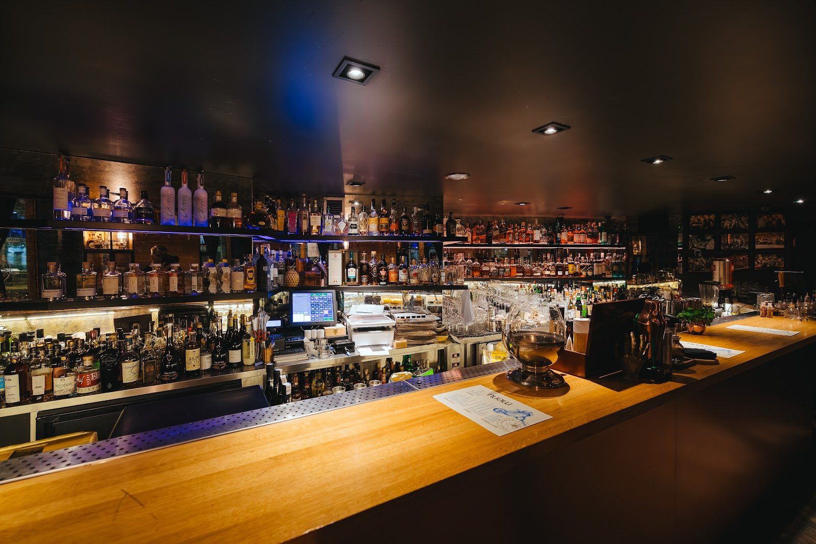 Warsztat Cocktail Bar Warsaw bar interior