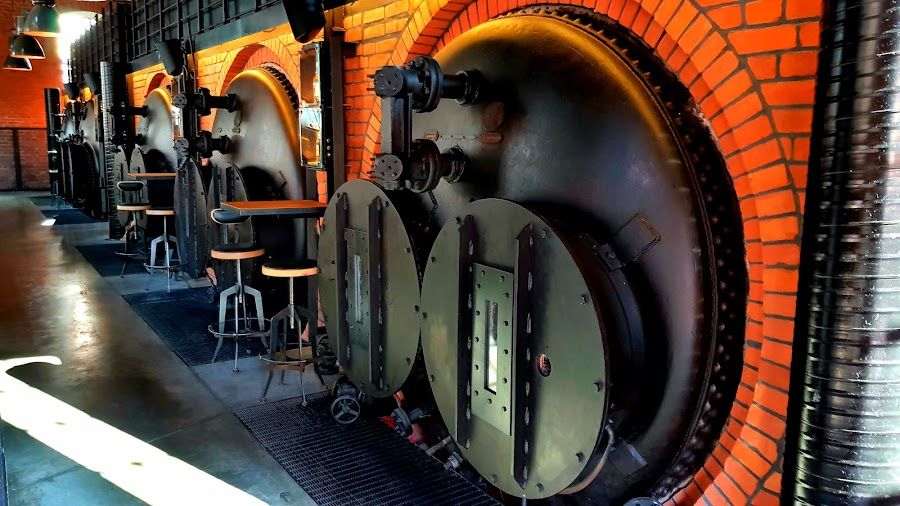 Zoni Restaurant Bar, Warsaw
