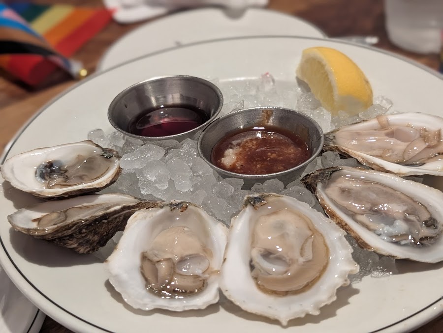 Pearl Dive Oyster Palace, Washington Dc