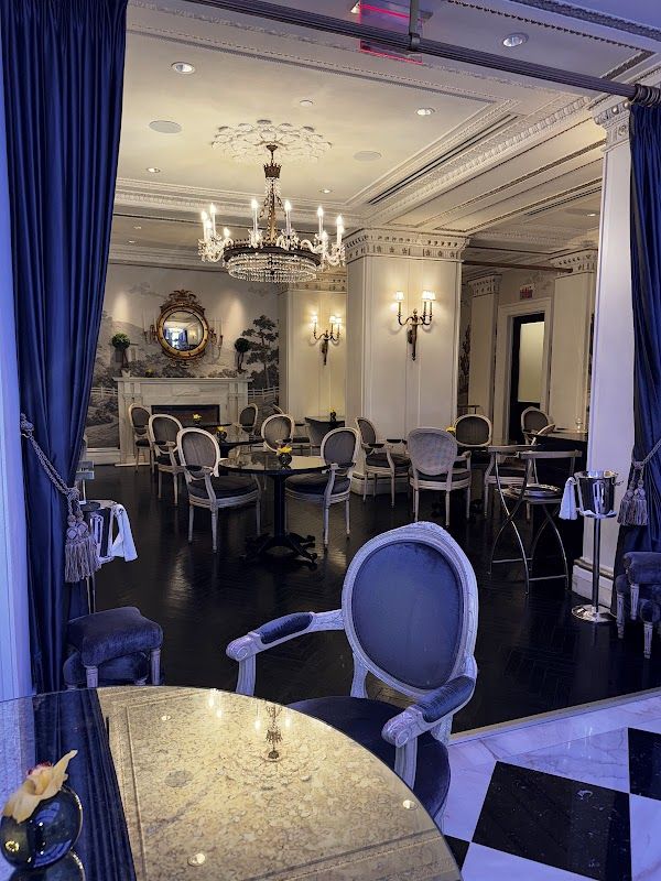 Rose's Luxury Bar