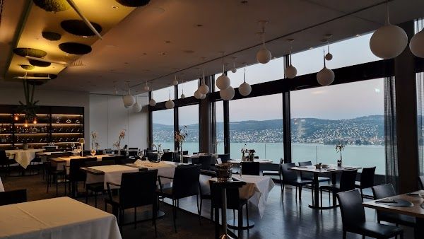 Jules Verne Panorama Bar