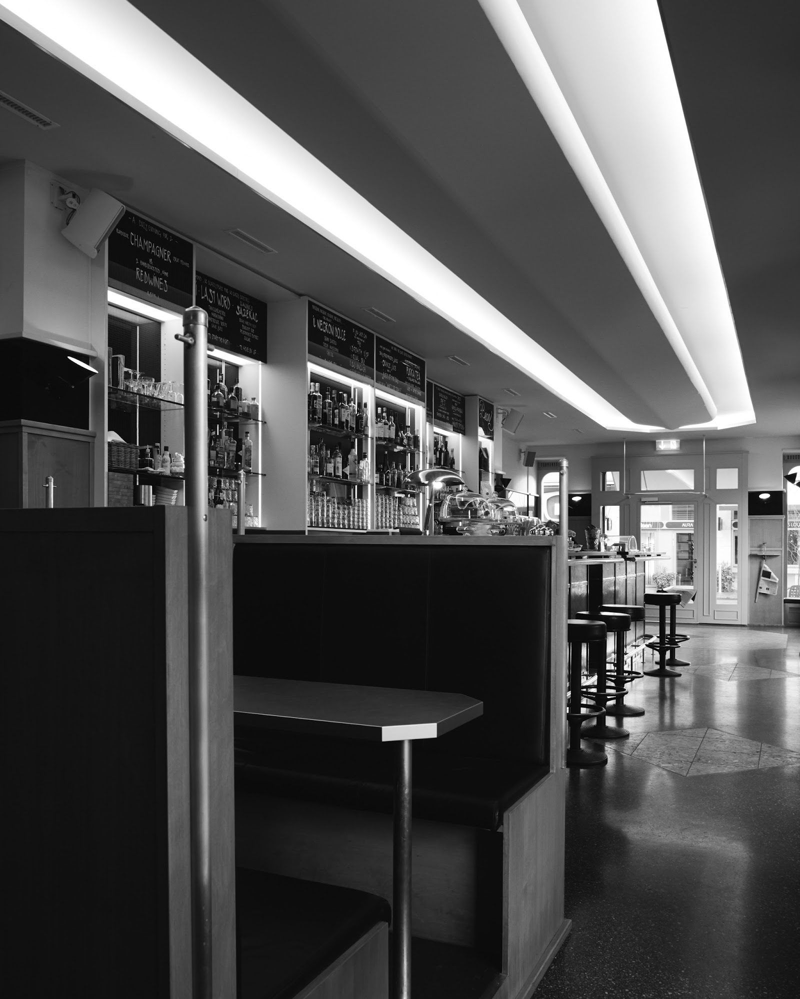Le Raymond Bar Zurich bar interior