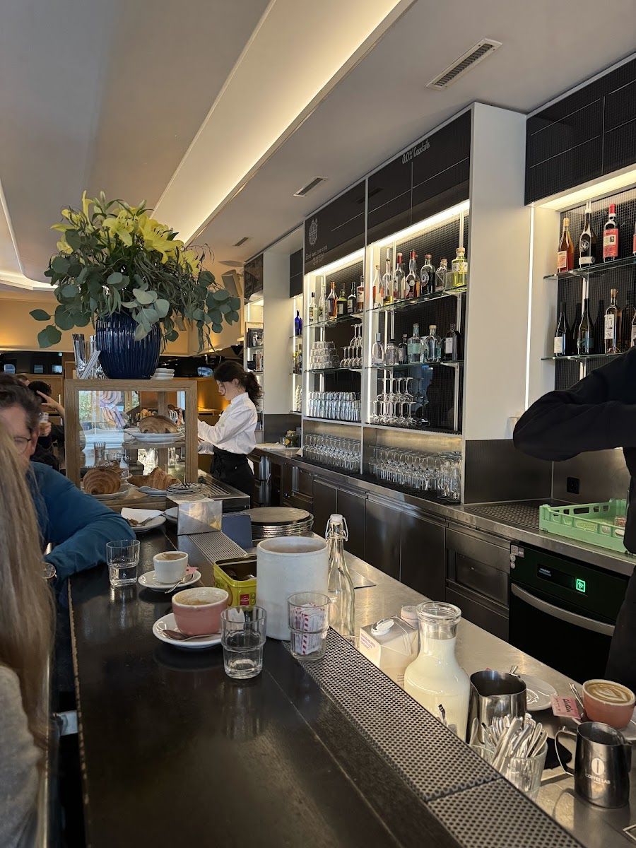 Le Raymond Bar, Zurich
