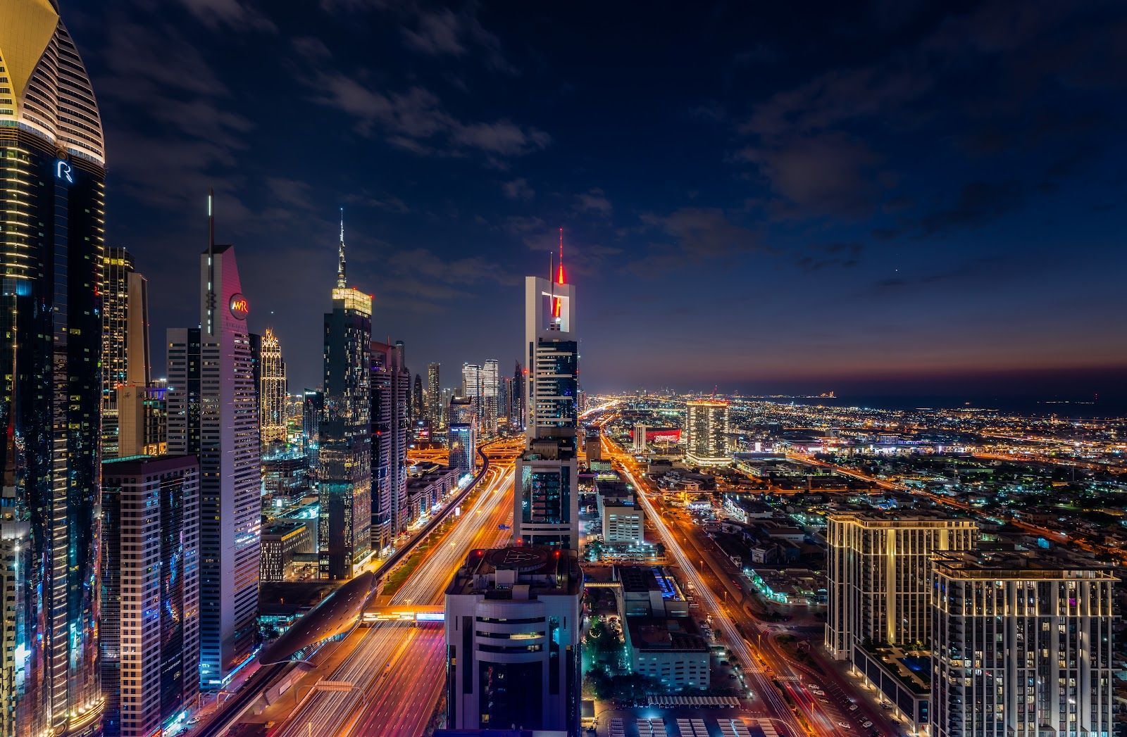 C&eacute; La Vi rooftop bar and infinity terrace above Downtown Dubai