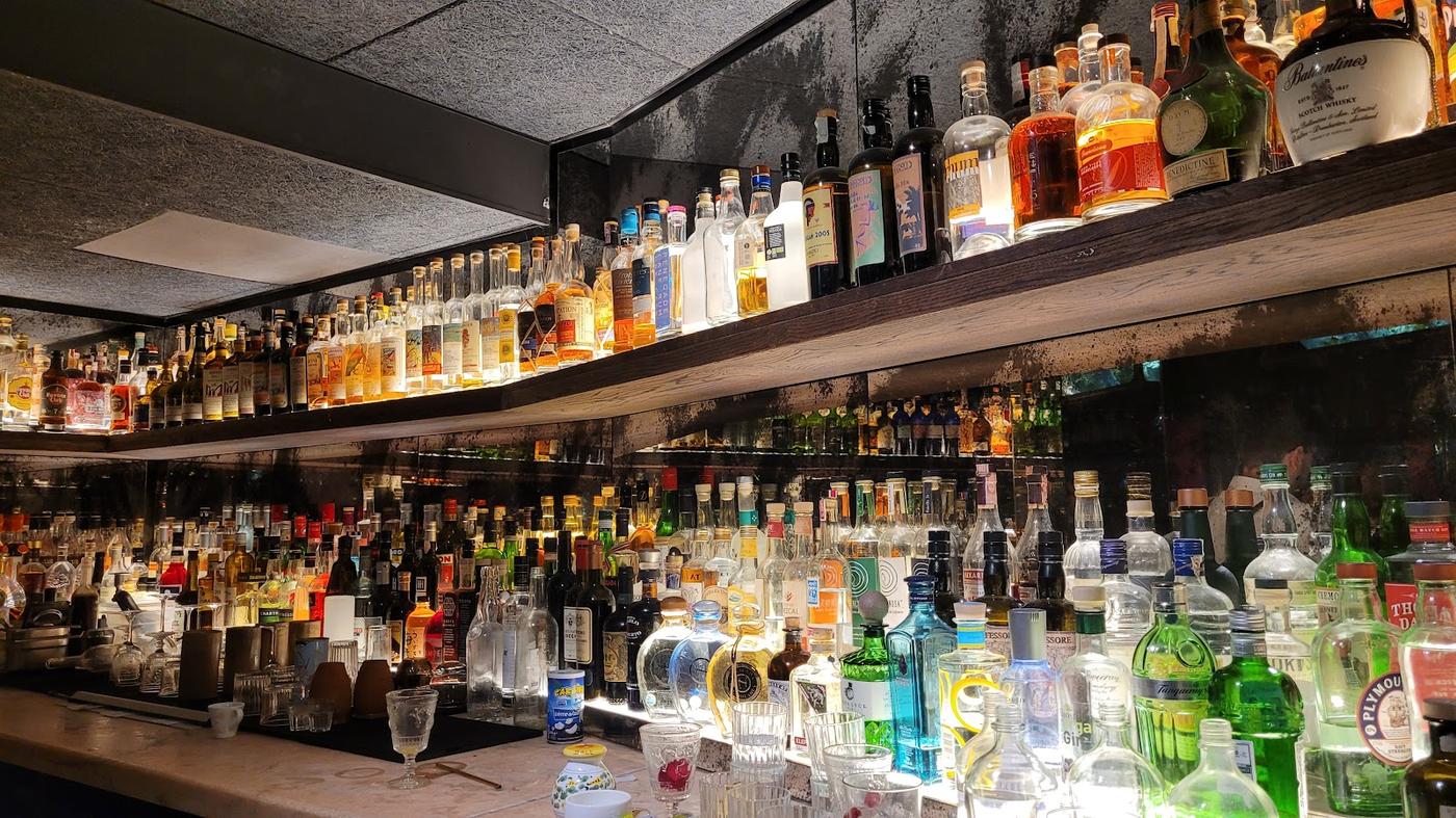 Moonshiner Paris bar interior