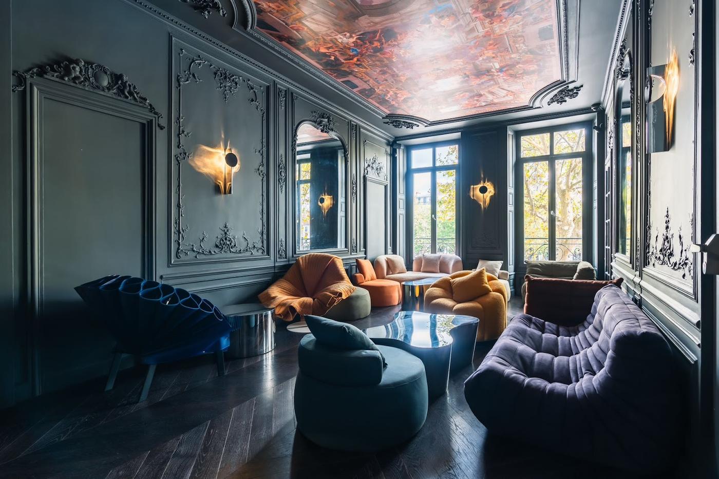 Bisou Paris bar interior